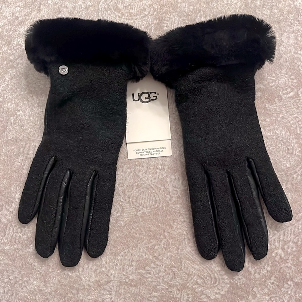 Brand New UGG Wool Black Leather Shorty Touchscreen Tech Gloves Sheepskin Cuff